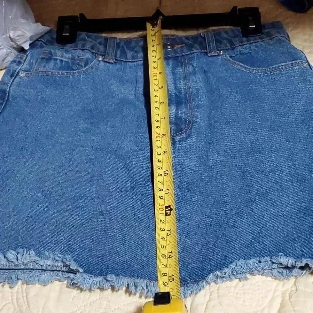 ☆☆☆F-21 Denim skirt - Picture 4 of 6